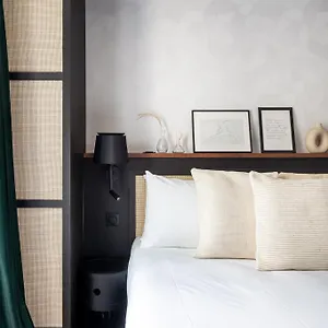 Makom Montmartre Apartment