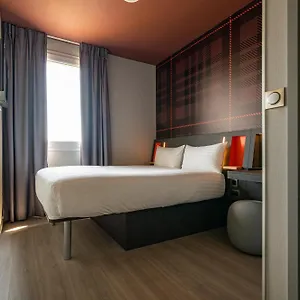 Easyhotel Paris Charles De Gaulle Villepinte מלון